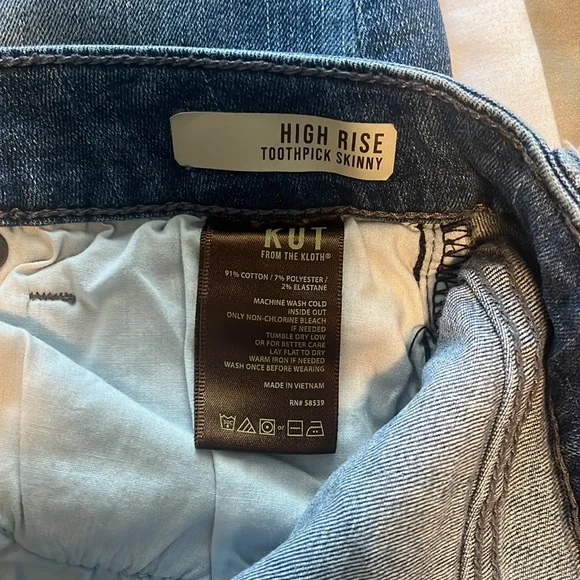 EUC Kut From The Kloth jeans. Size 14. Toothpick skinny - Picture 5 of 10